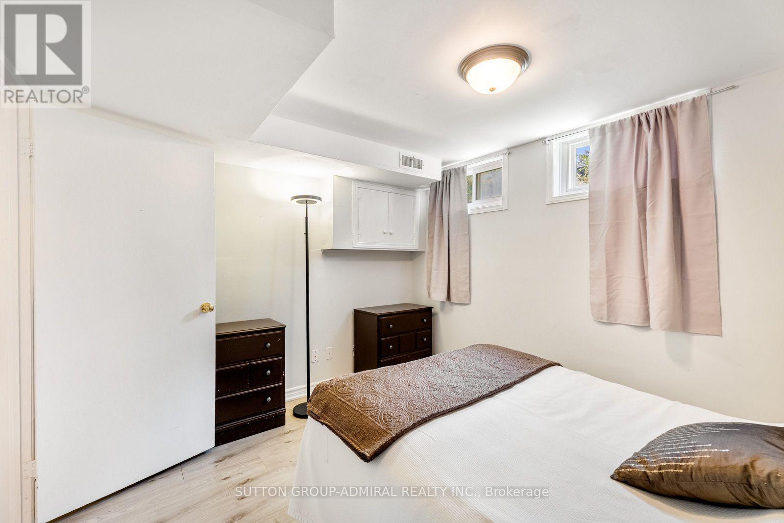 788 ALLAN AVENUE - Image 32