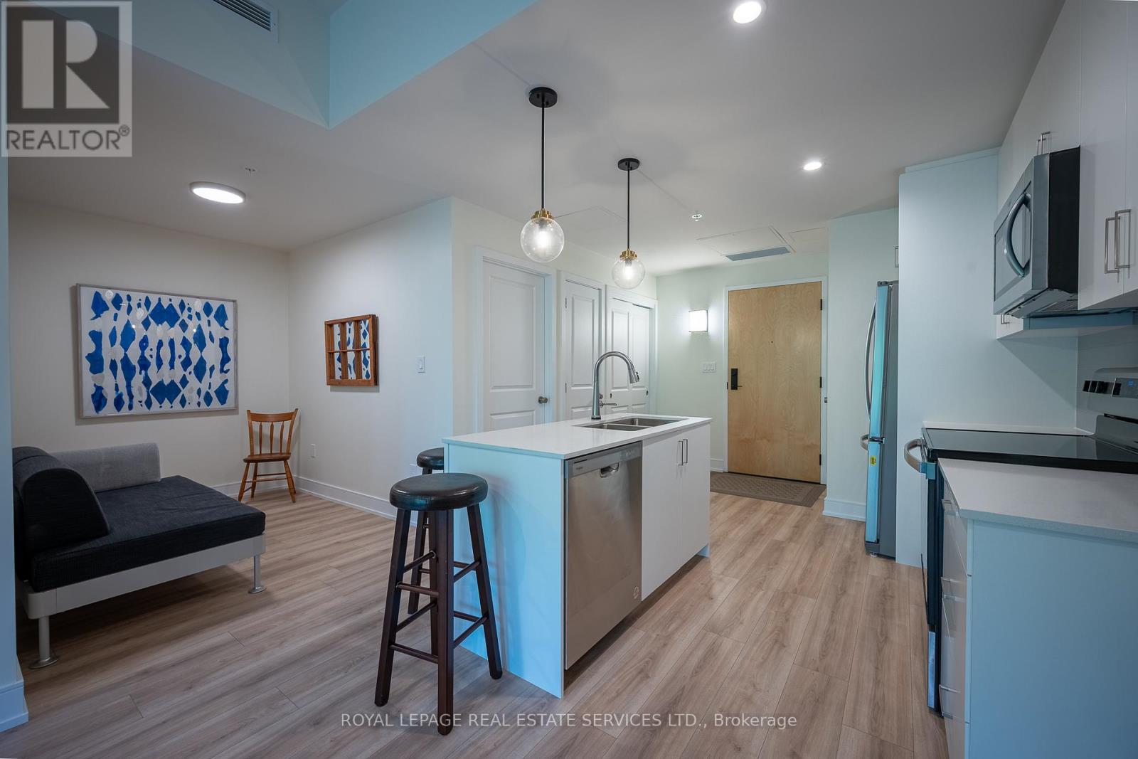 #314 121 MARY STREET - 11