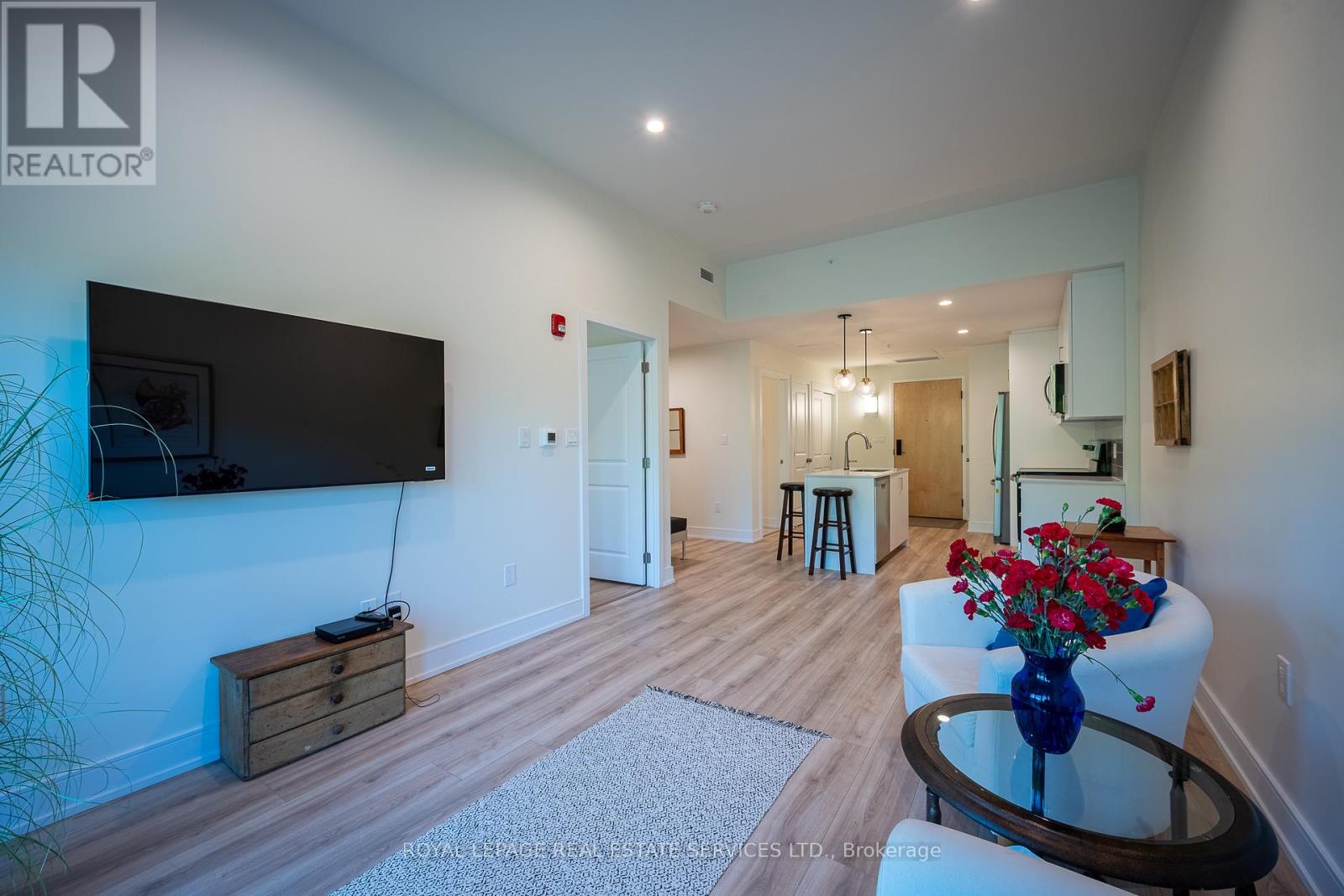#314 121 MARY STREET - 14