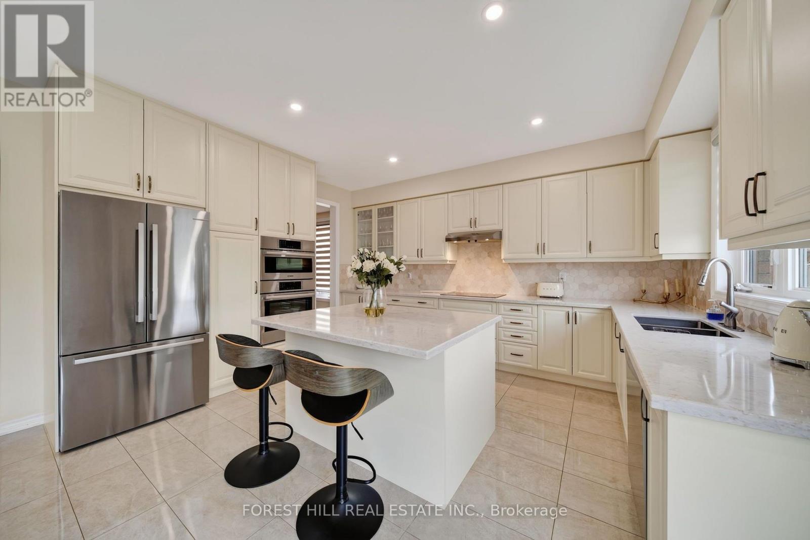 37 RUGMAN CRESCENT - 11