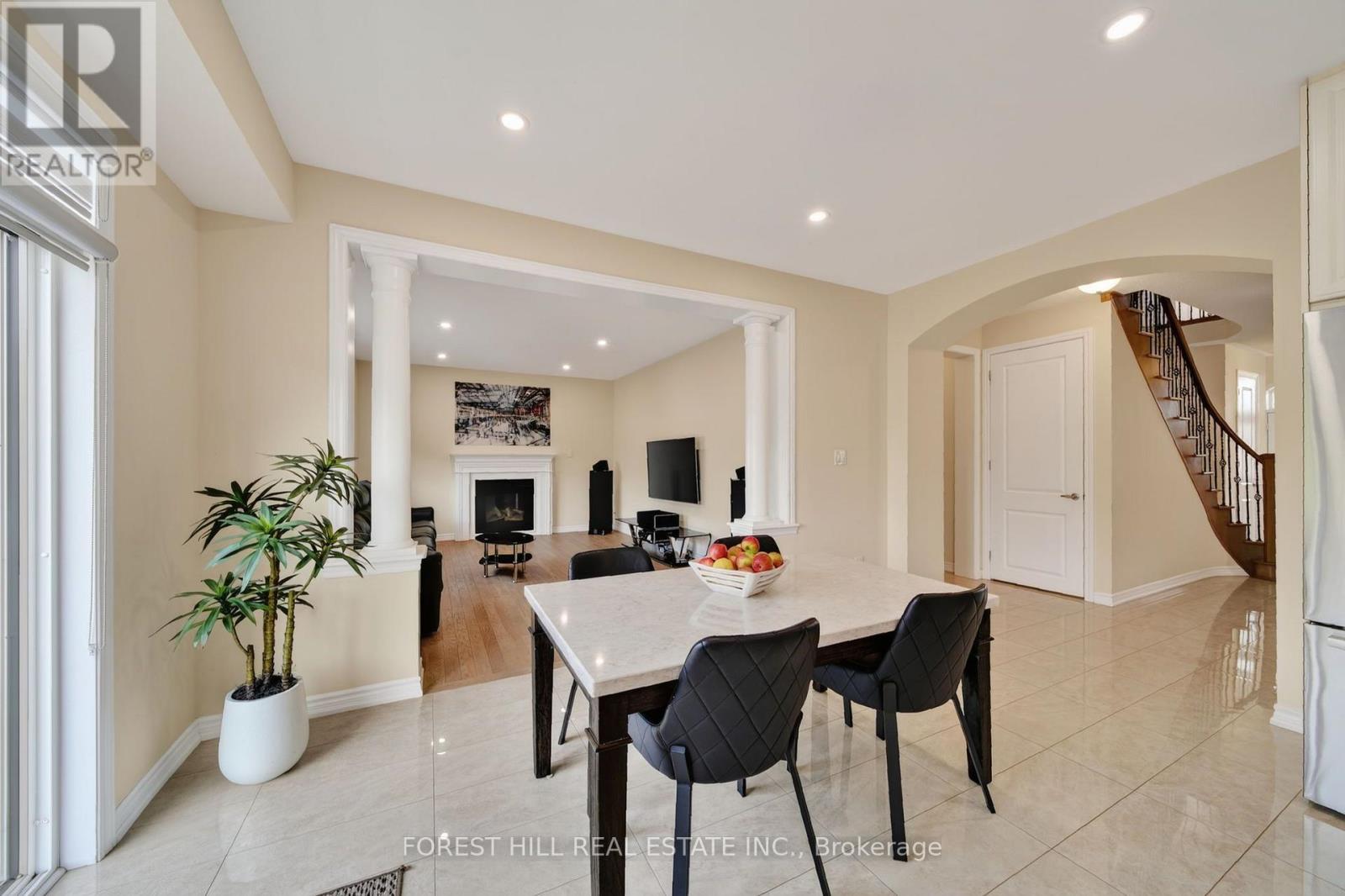 37 RUGMAN CRESCENT - 12