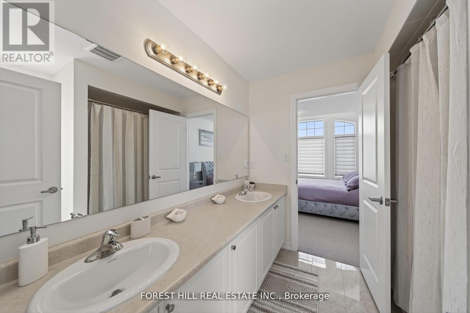 37 RUGMAN CRESCENT - 23