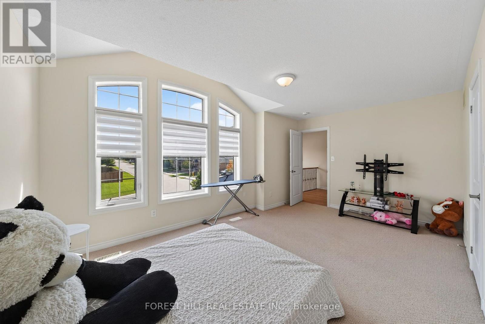 37 RUGMAN CRESCENT - 26