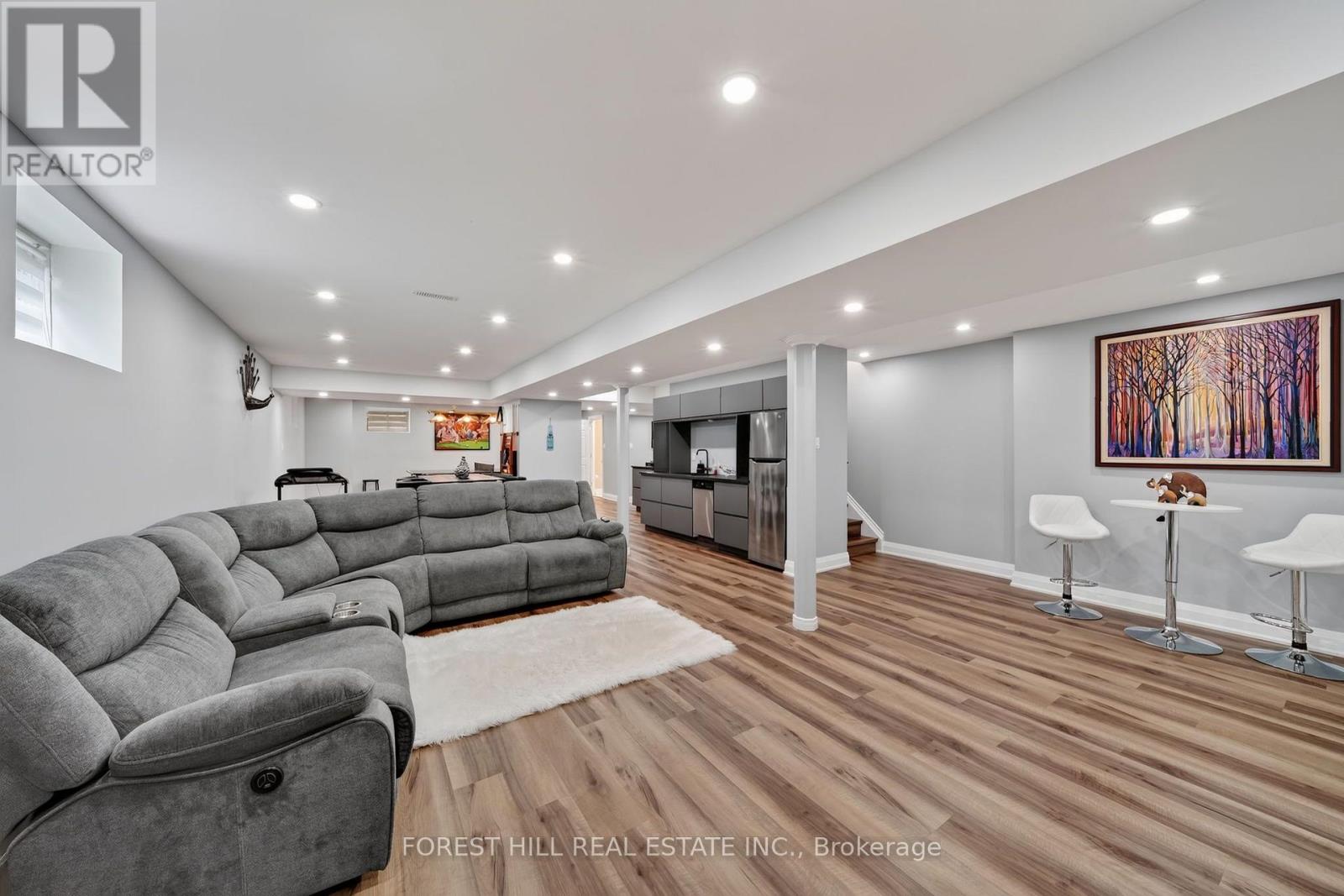 37 RUGMAN CRESCENT - 30