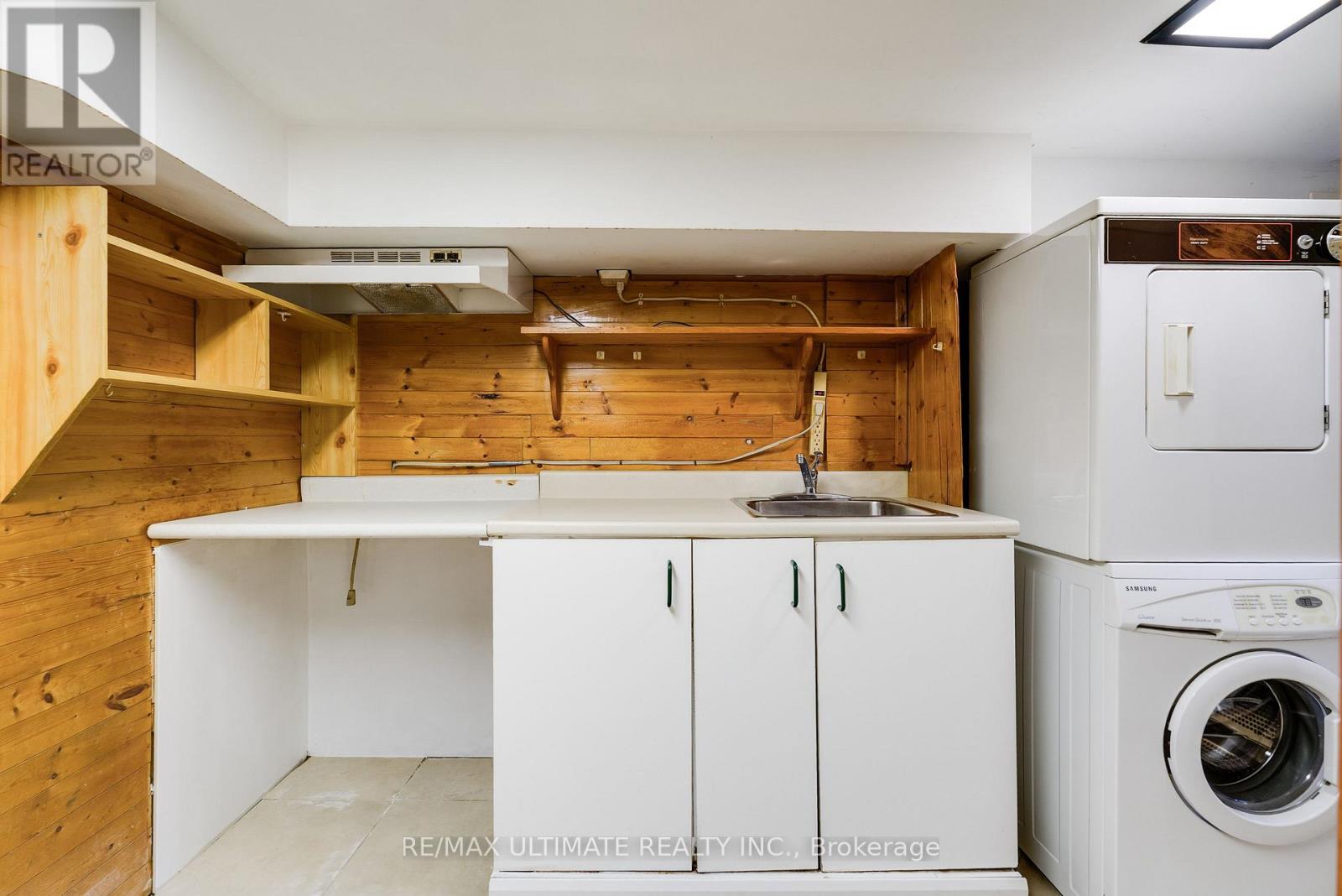 251 BOON AVENUE - 23