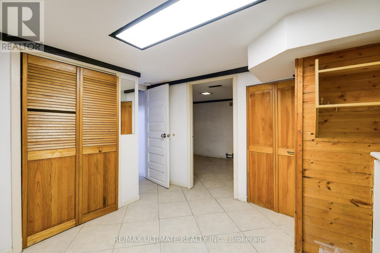 251 BOON AVENUE - 25