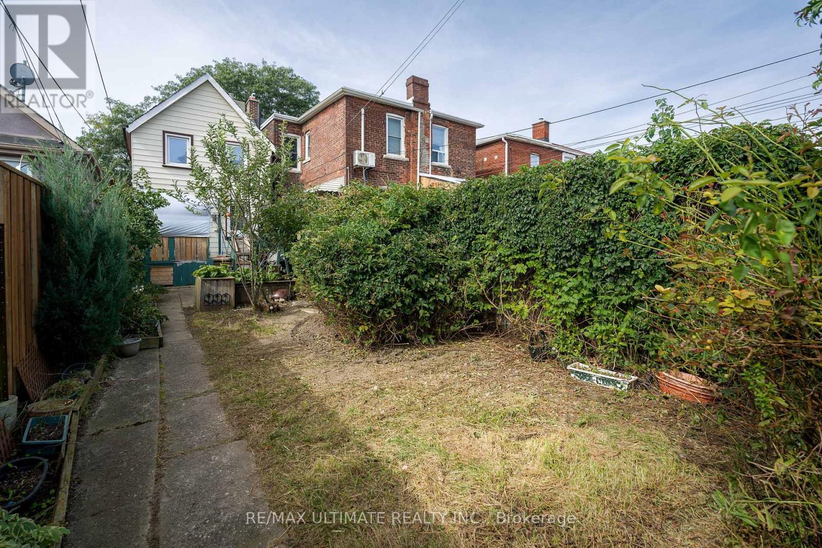 251 BOON AVENUE - 30