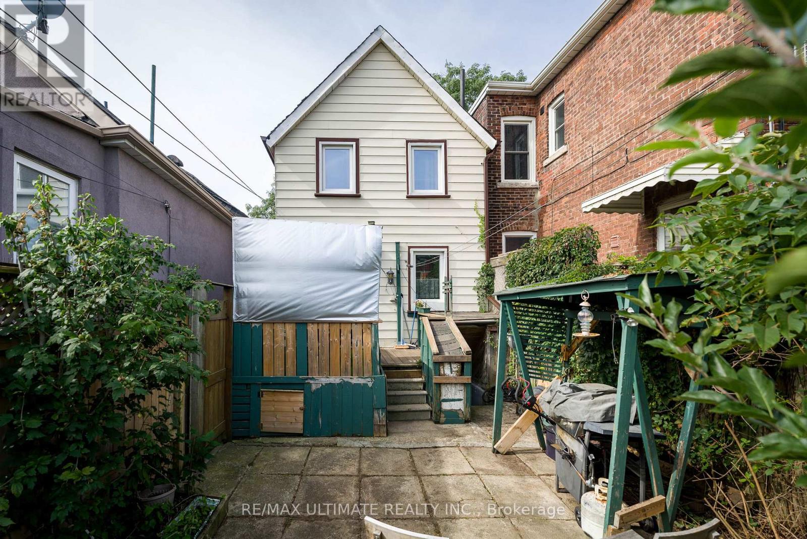 251 BOON AVENUE - 35