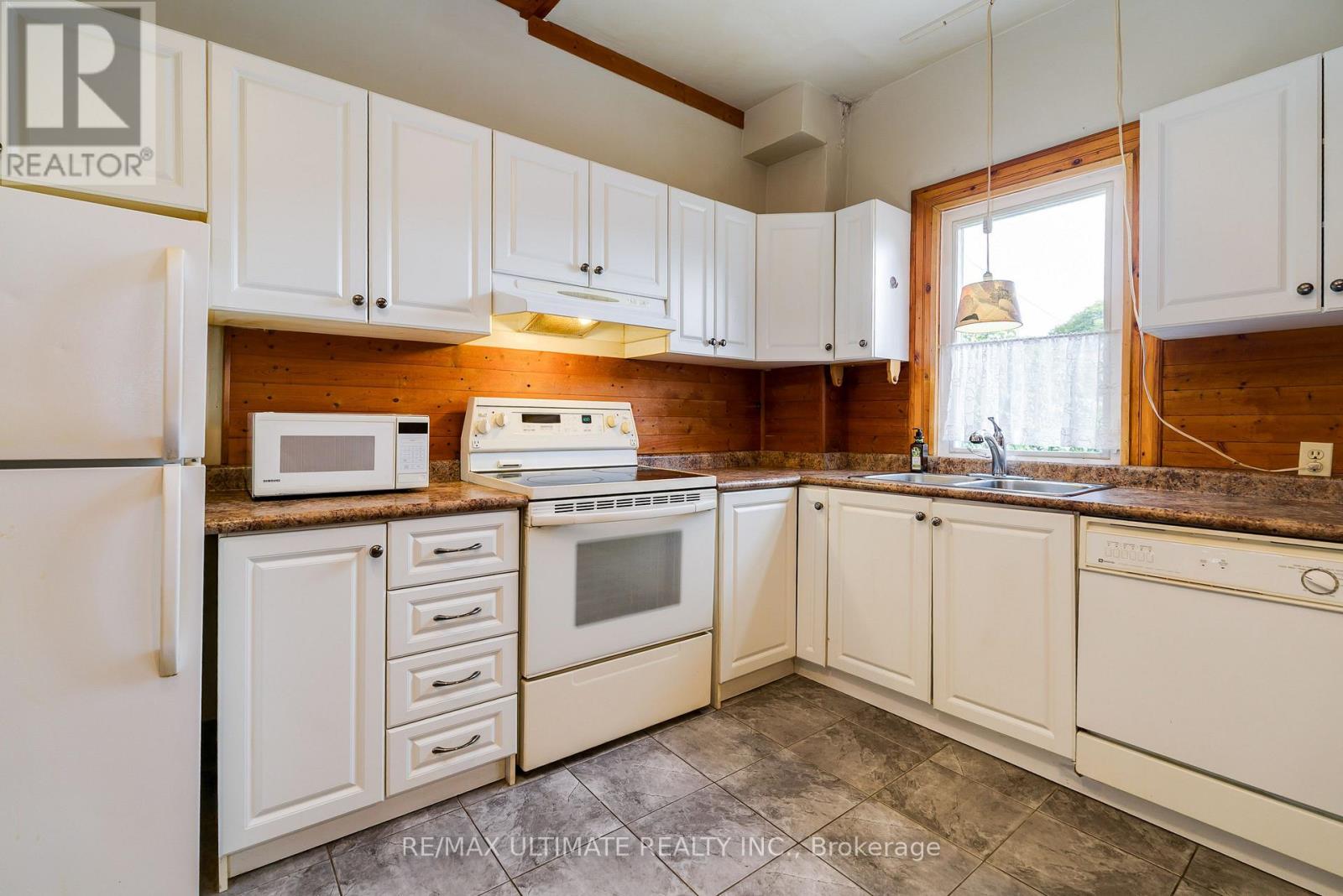 Photo of 251 BOON AVENUE
