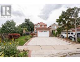 Living room - 25 Carabram Court, Brampton, ON L6X4M2 Photo 8