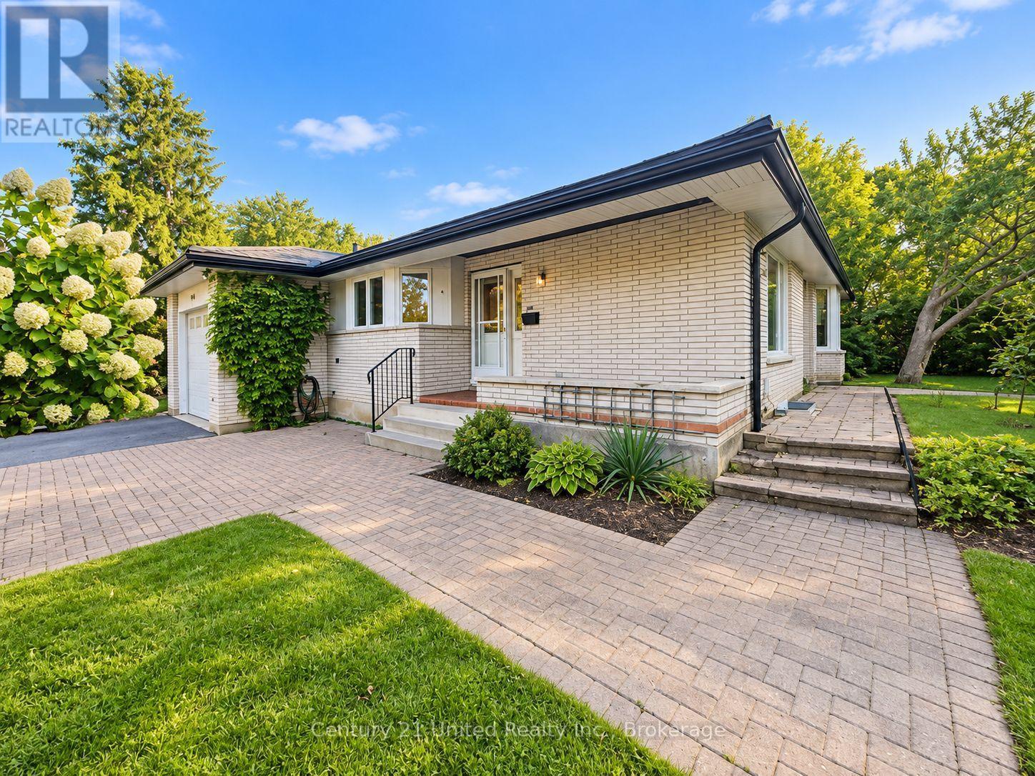 1006 ONTARIO Street, Cobourg, Ontario, K9A3C7, Cobourg, Ontario — photo 2 of 5