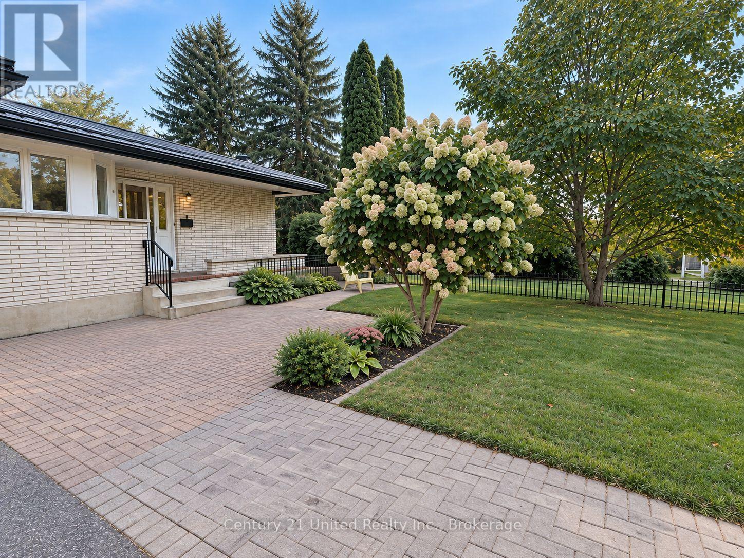 1006 ONTARIO Street, Cobourg, Ontario, K9A3C7, Cobourg, Ontario — photo 3 of 5