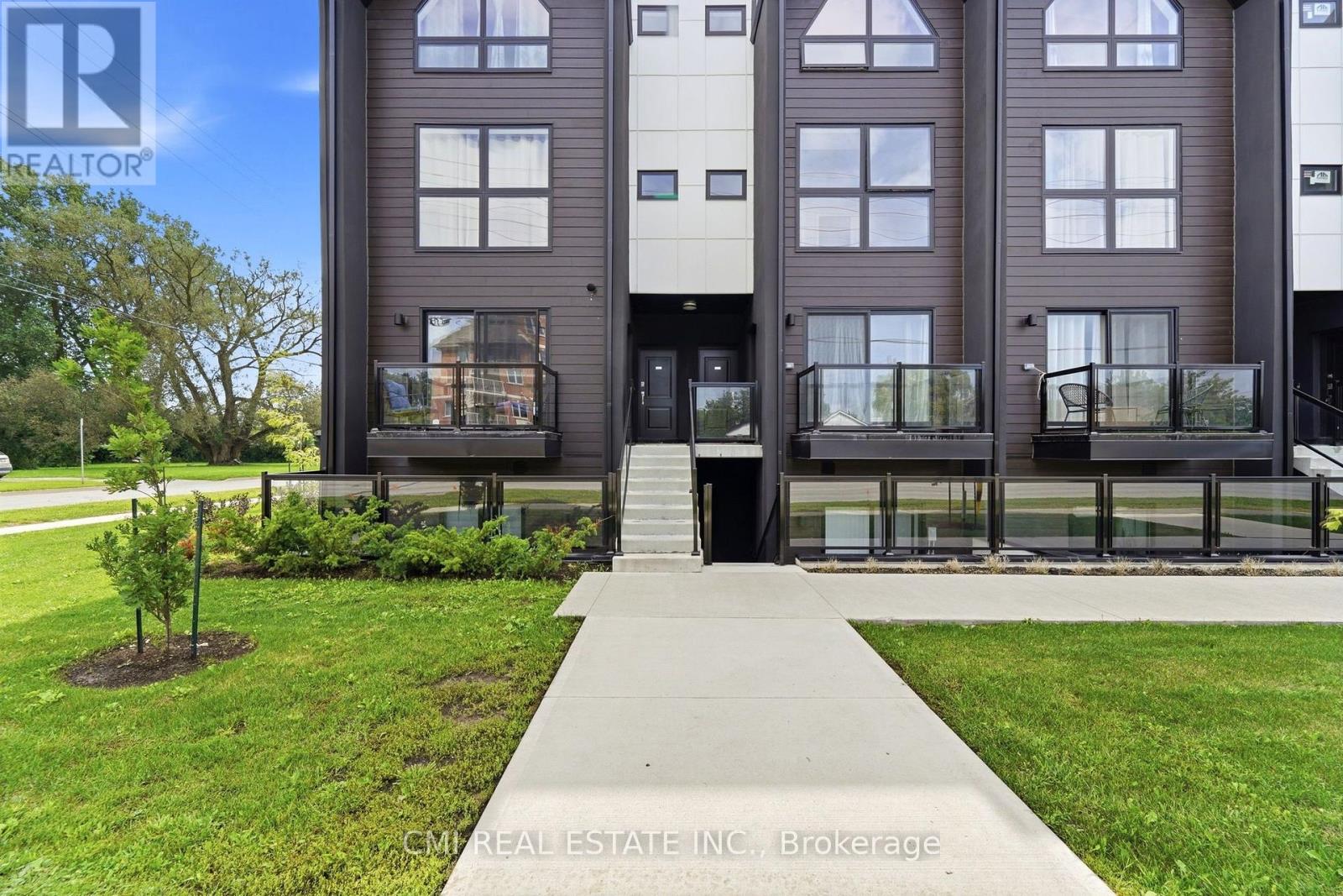 #302 7277 Wilson Crescent, Niagara Falls (Oldfield), Ontario, L2G7G5, Niagara Falls (Oldfield), Ontario — photo 3 of 5