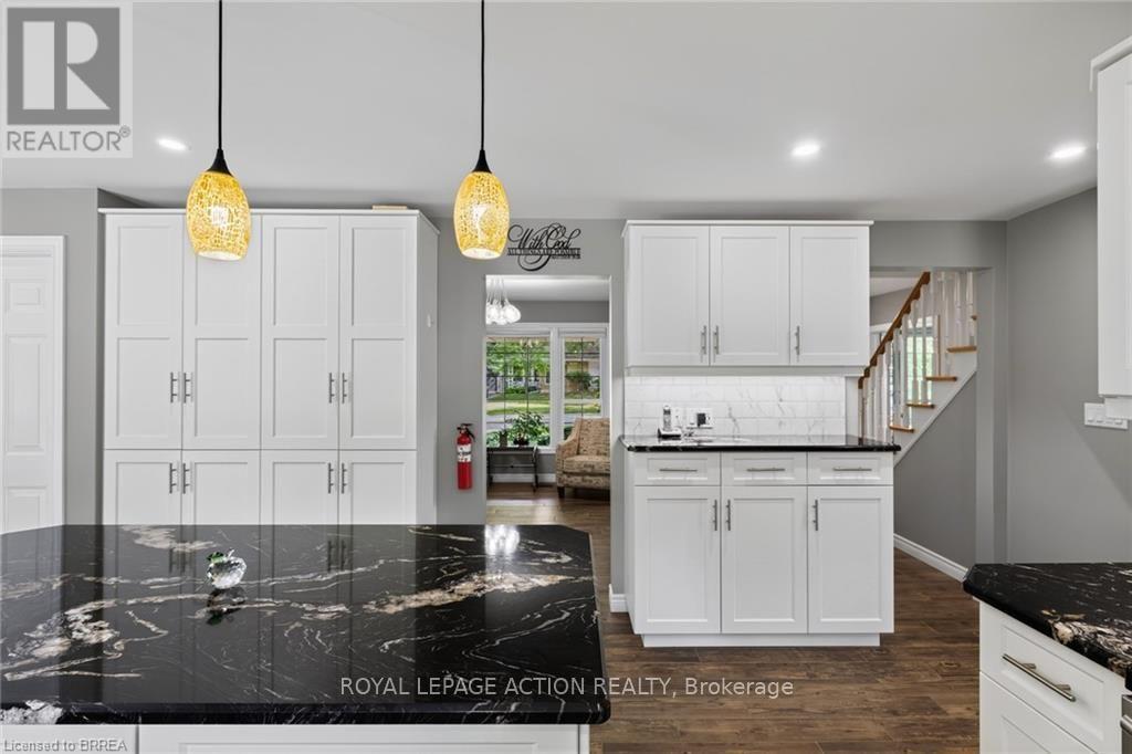 42 ROBINSON AVENUE - Image 8