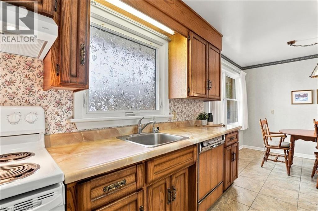 1054 UNION Street - 10