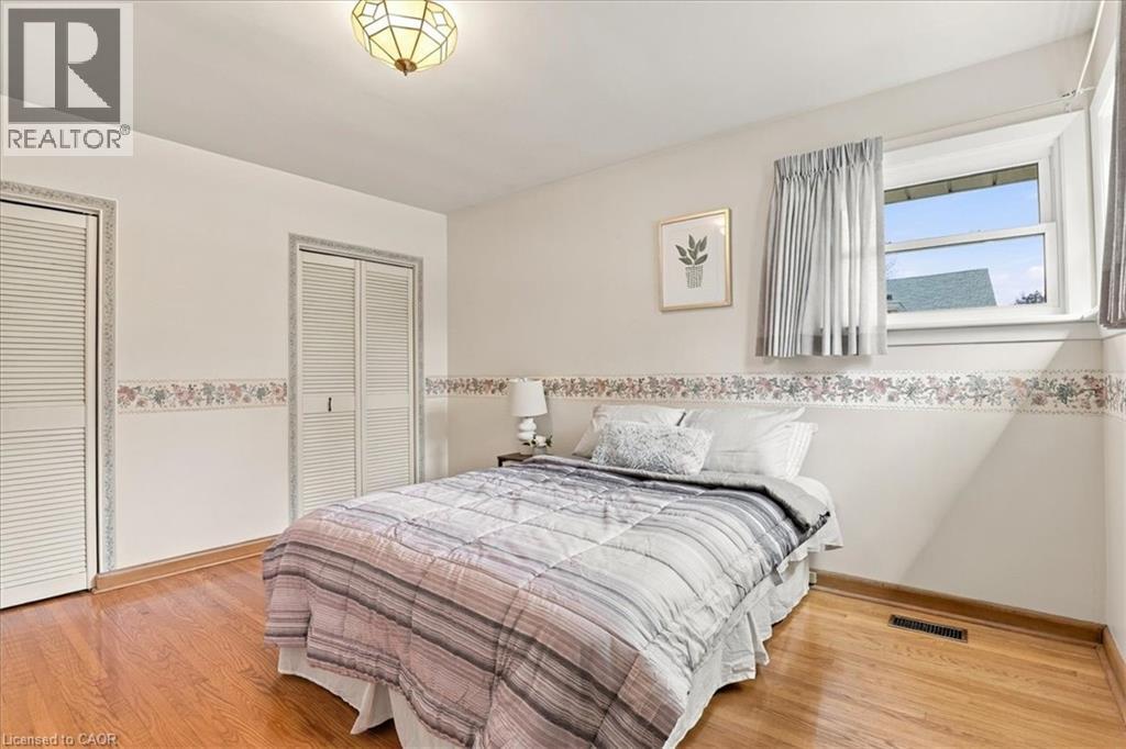 1054 UNION Street - Image 18