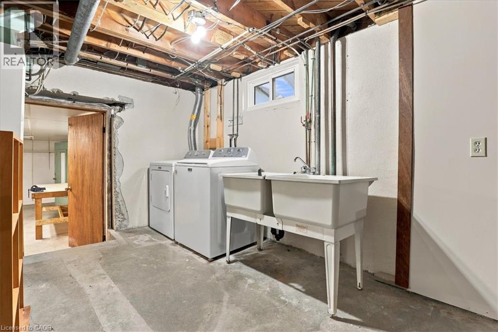 1054 UNION Street - Image 25