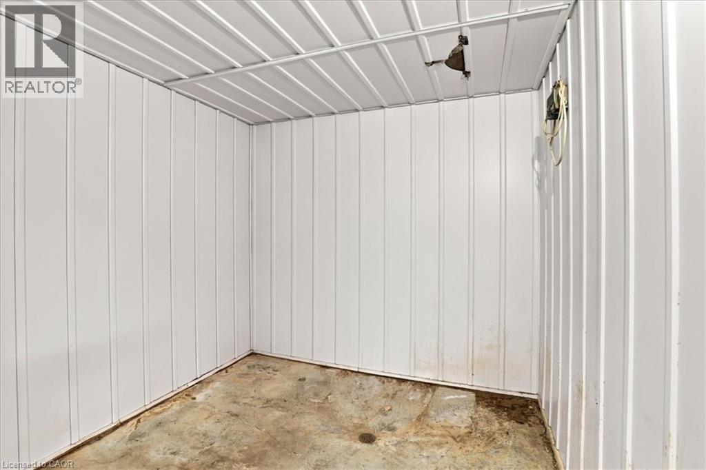 1054 UNION Street - Image 29