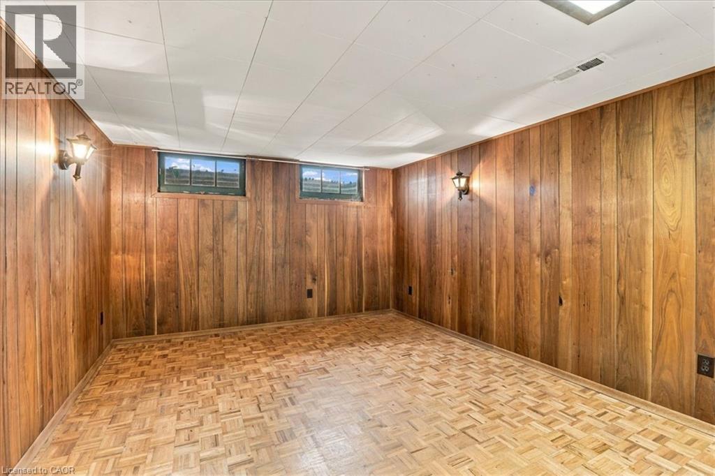 1054 UNION Street - Image 33