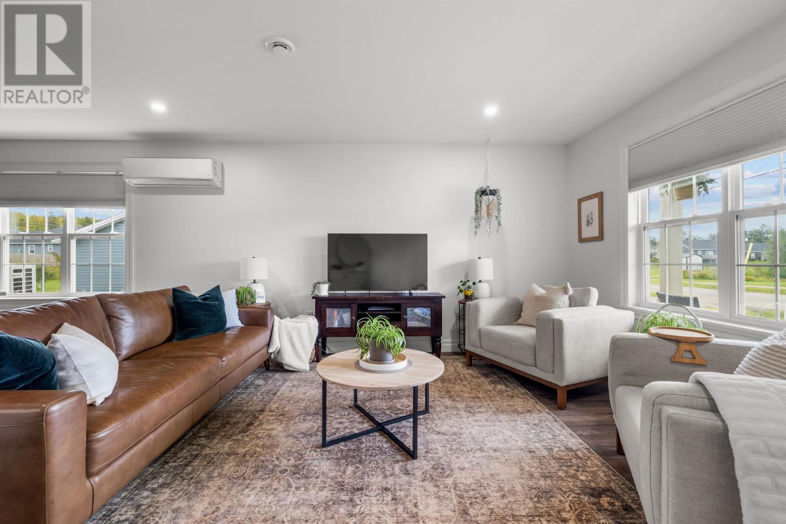 95 Mercedes Drive - Image 3