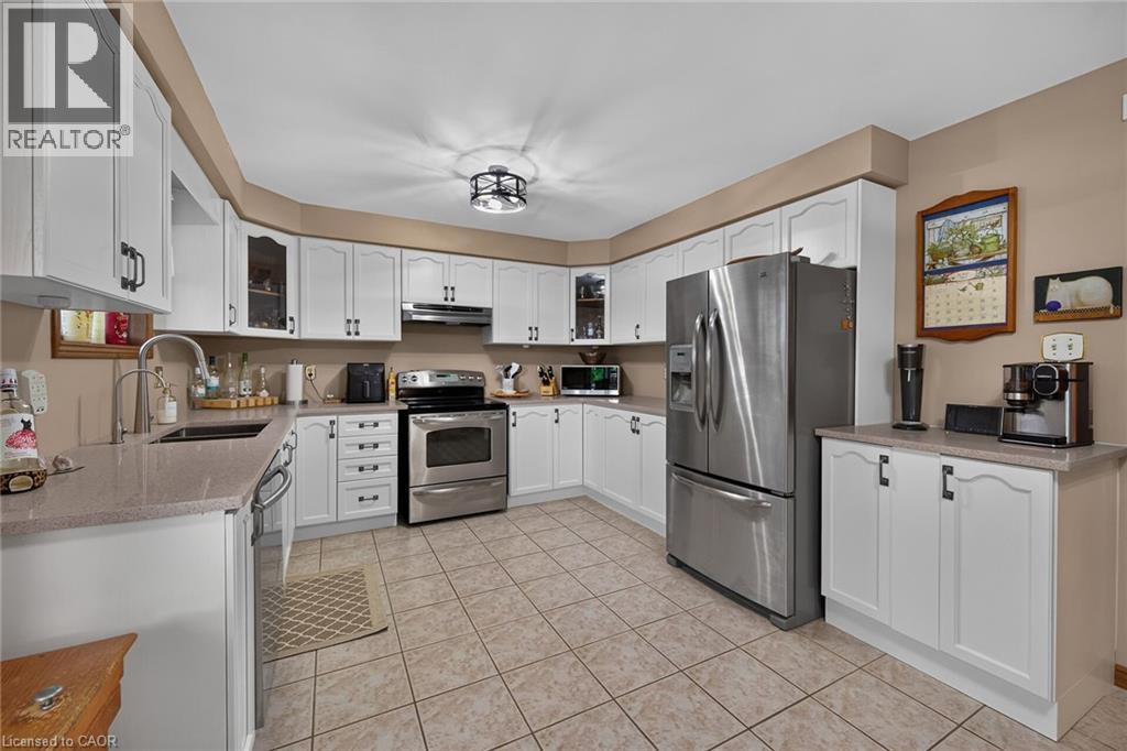 84 JAMIESON Drive - Image 16