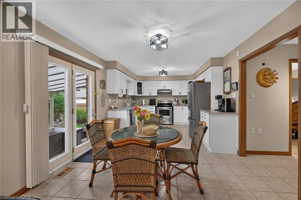 84 JAMIESON Drive - Image 17