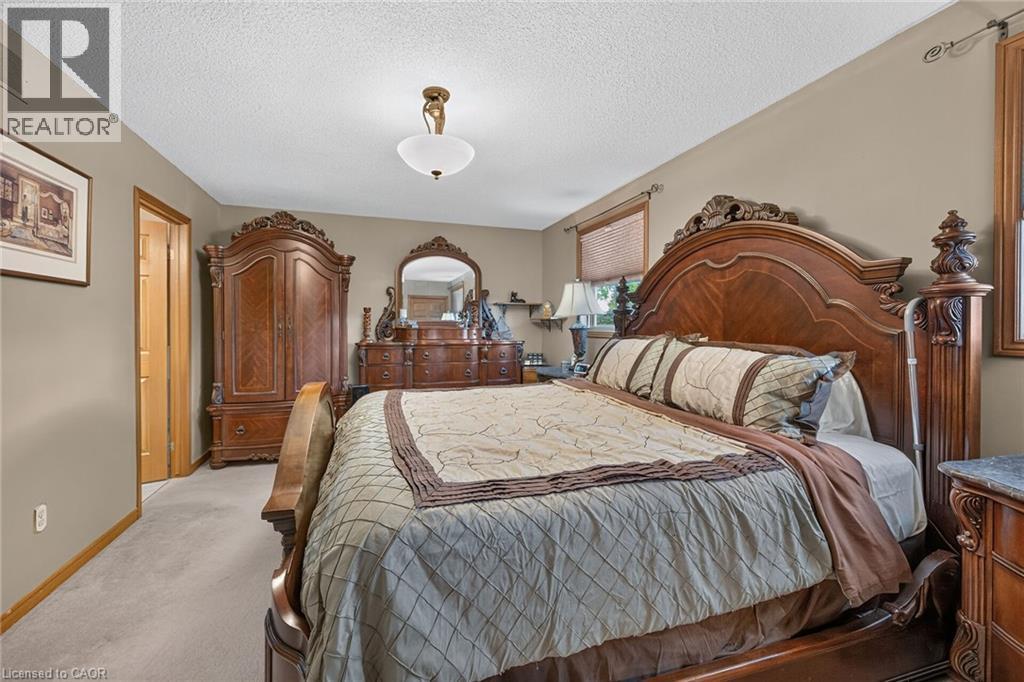 84 JAMIESON Drive - Image 32