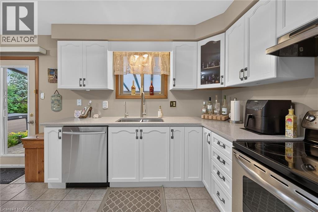 84 JAMIESON Drive - Image 19