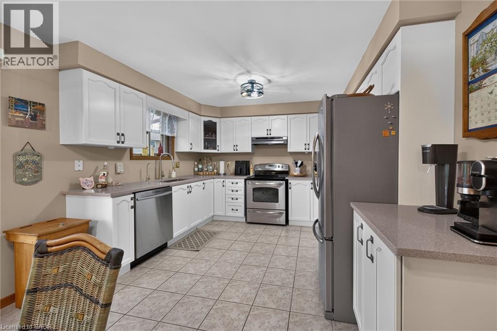 84 JAMIESON Drive - Image 18