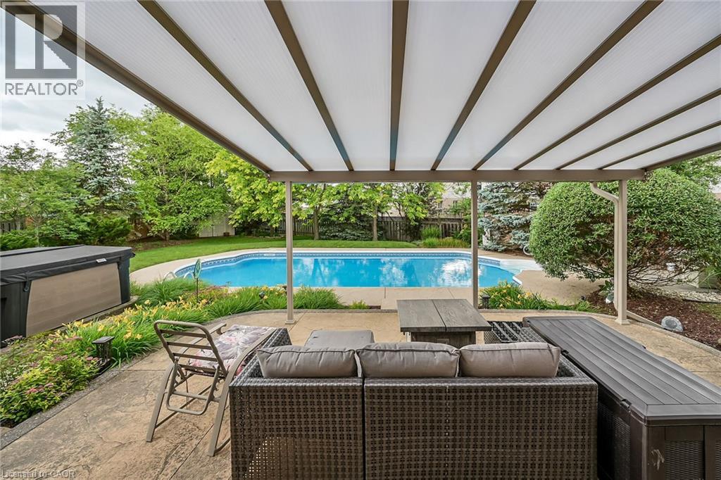 84 JAMIESON Drive - Image 48