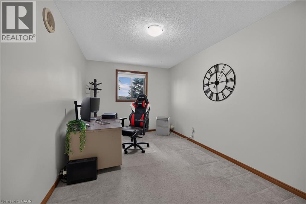 84 JAMIESON Drive - Image 38