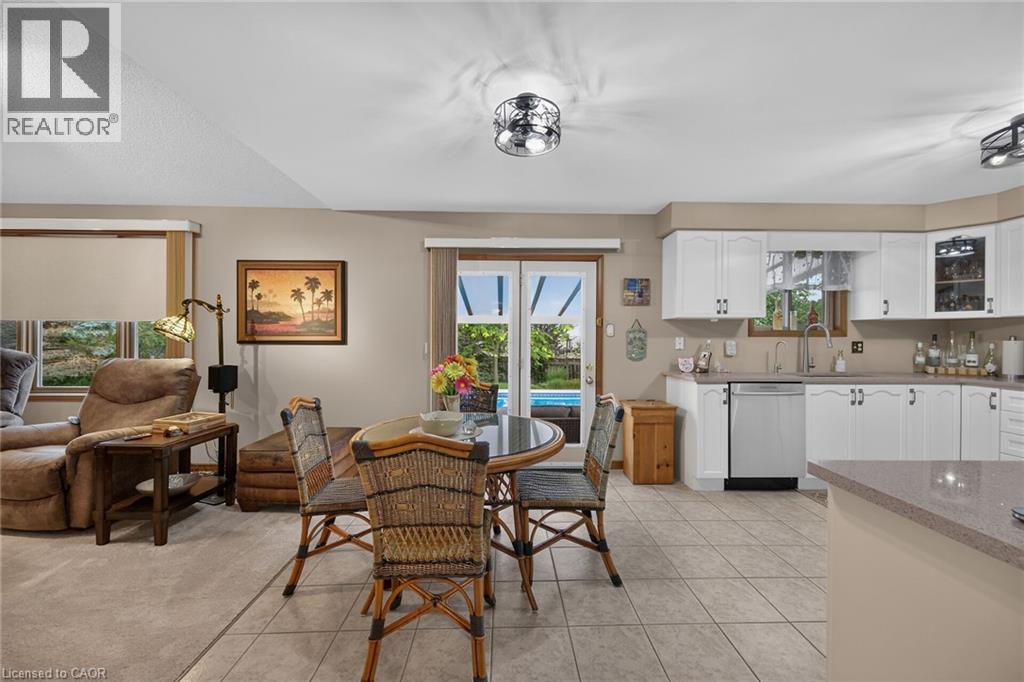 84 JAMIESON Drive - Image 15