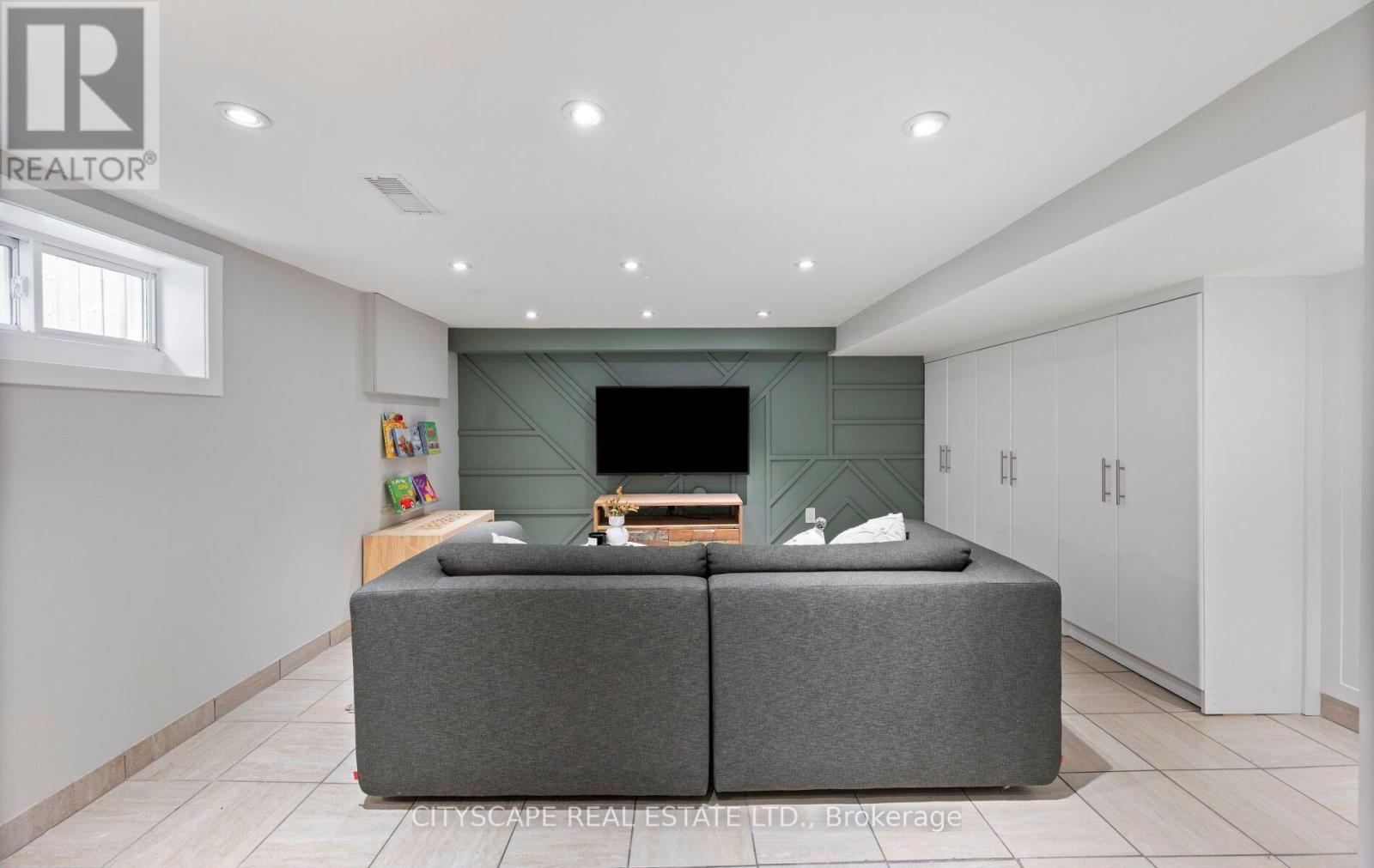 48 GOLFVIEW AVENUE - Image 30