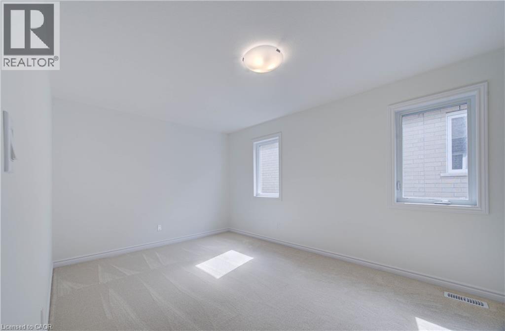 10 MUNN Crescent - 25