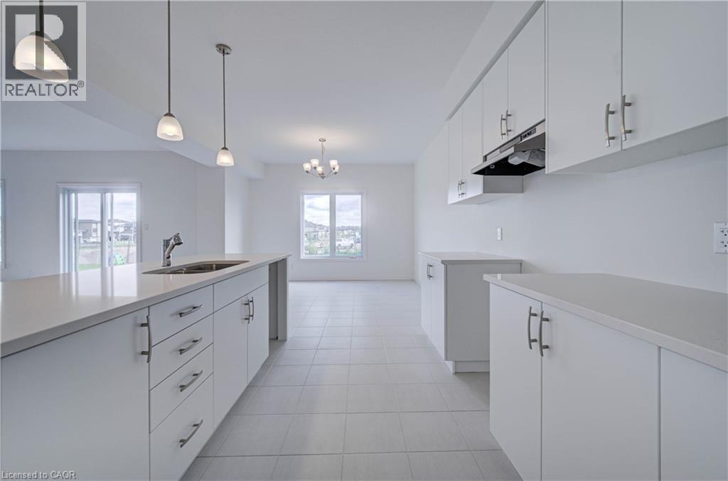 10 MUNN Crescent - 12