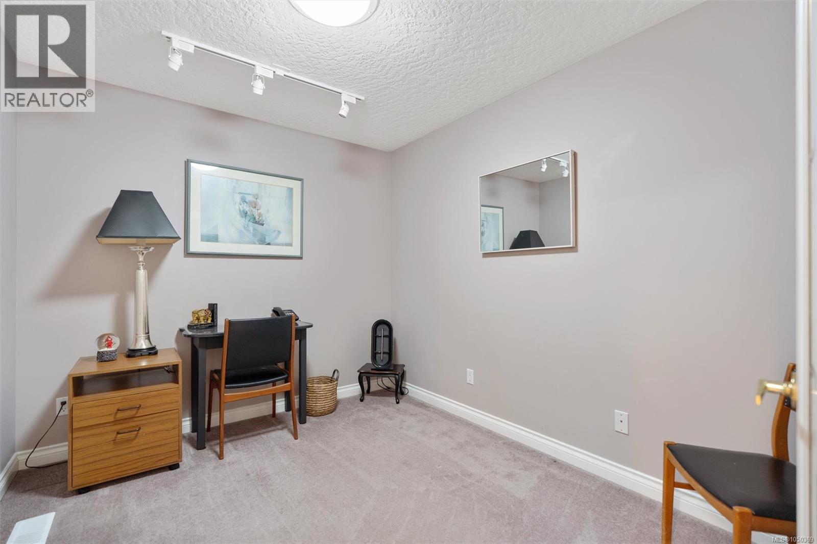 3370 Passage Way - 19