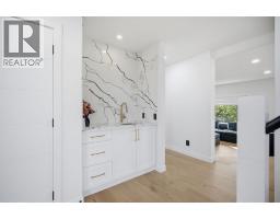 3pc Bathroom - 76 Beaconsfield Way Nw, Calgary, AB T3K1X1 Photo 17