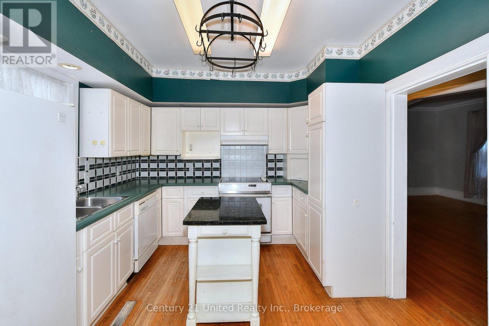 136 WATER STREET - 10