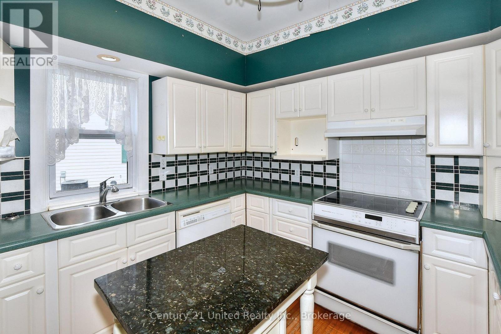 136 WATER STREET - 11