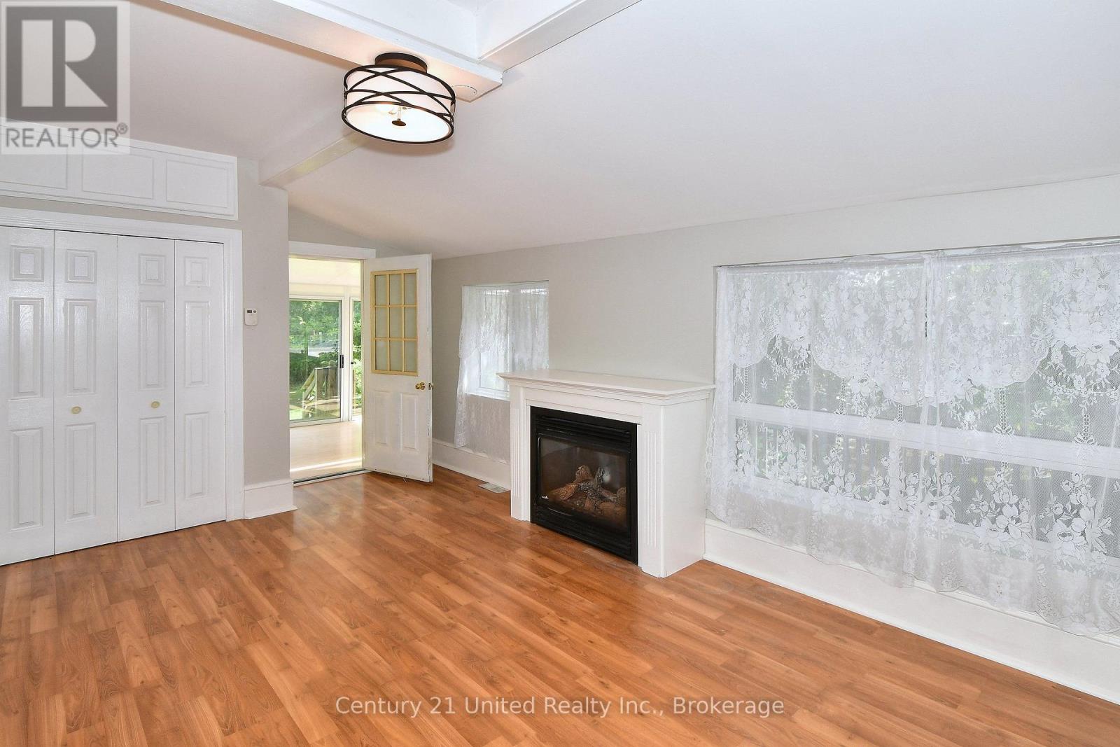 136 WATER STREET - 7