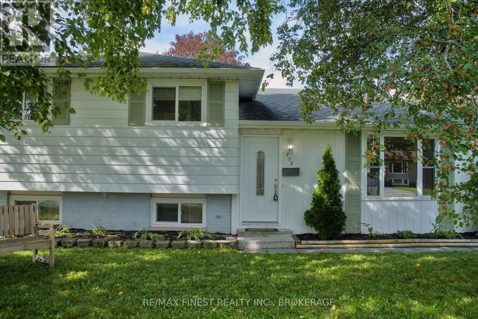 773 CLARK CRESCENT - 1