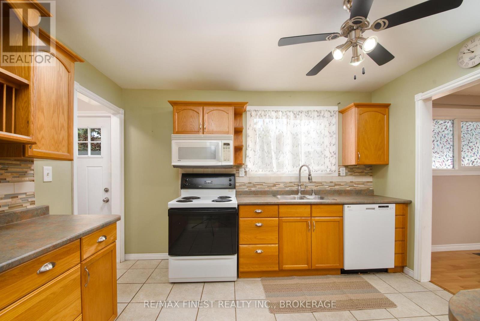 773 CLARK CRESCENT - 11