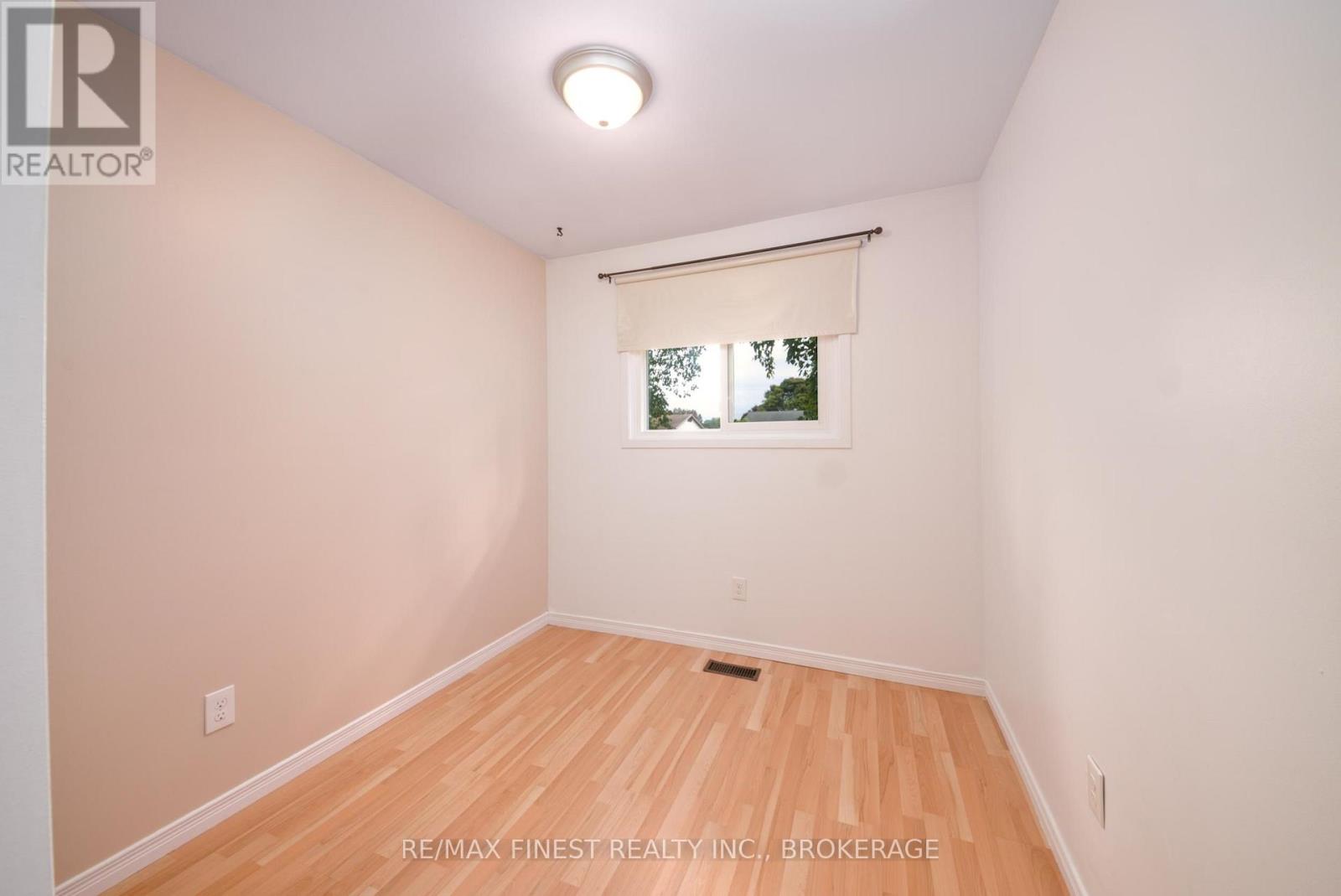 773 CLARK CRESCENT - 22