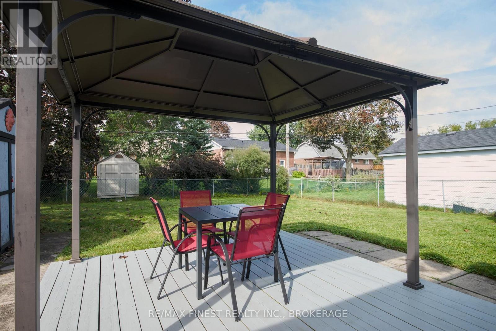 773 CLARK CRESCENT - 38