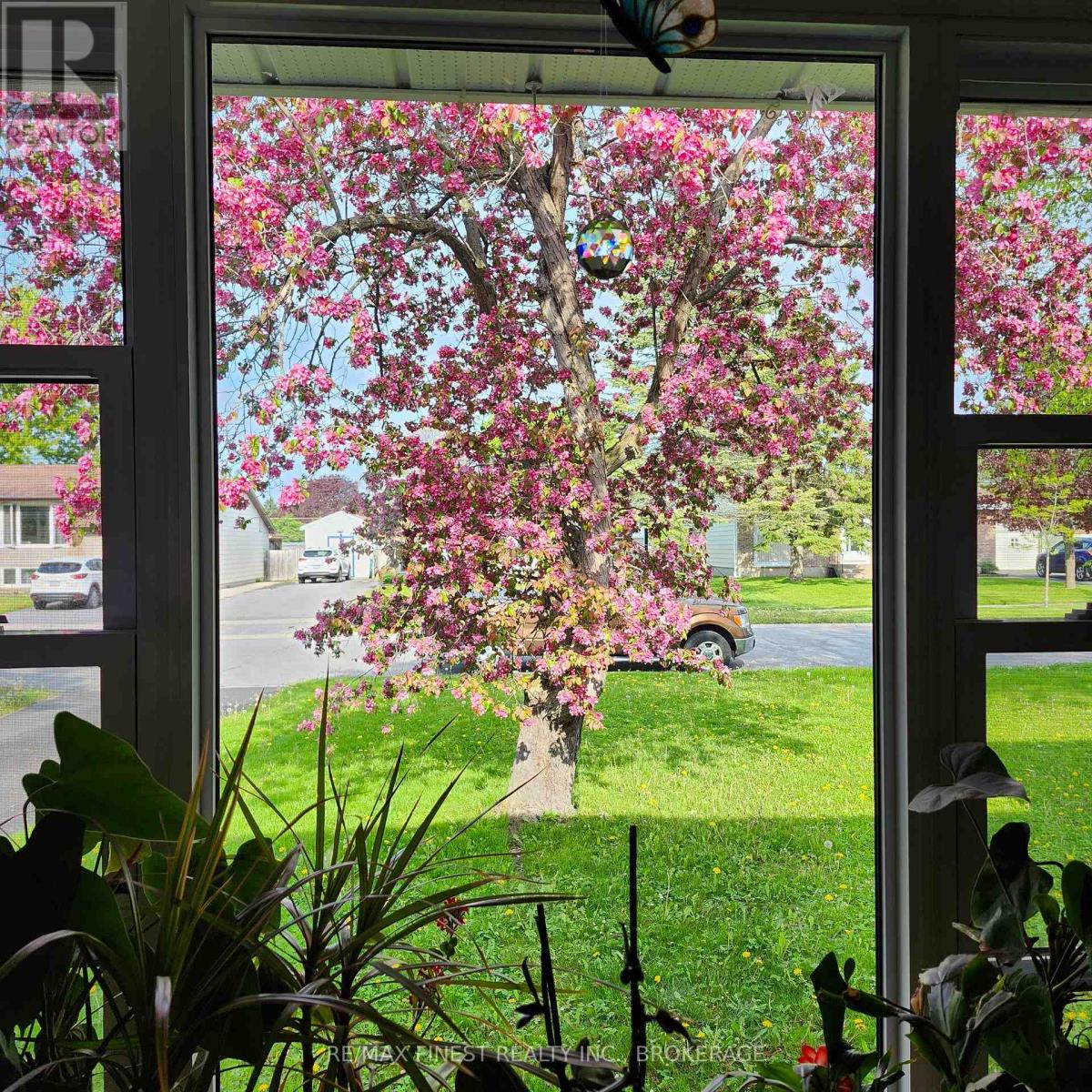 773 CLARK CRESCENT - 43