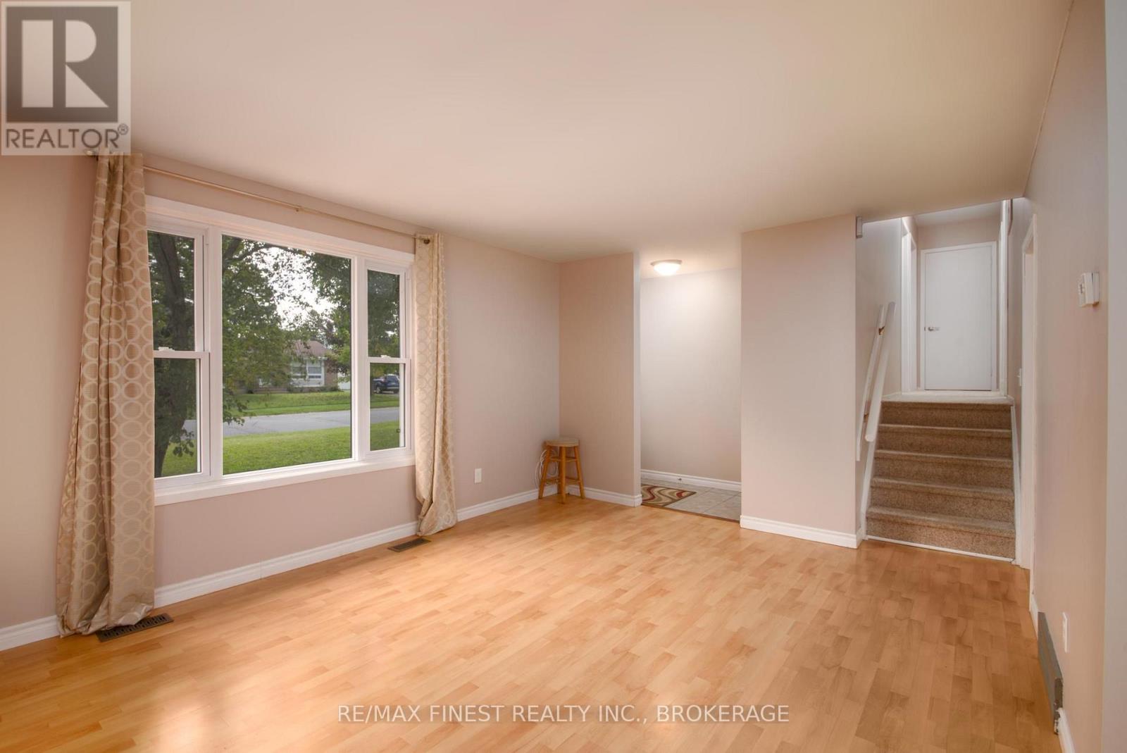 773 CLARK CRESCENT - 8