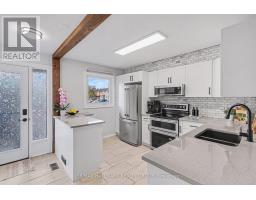 Kitchen - 4342 Meadowvale Lane, Ottawa, ON K1B5A2 Photo 7