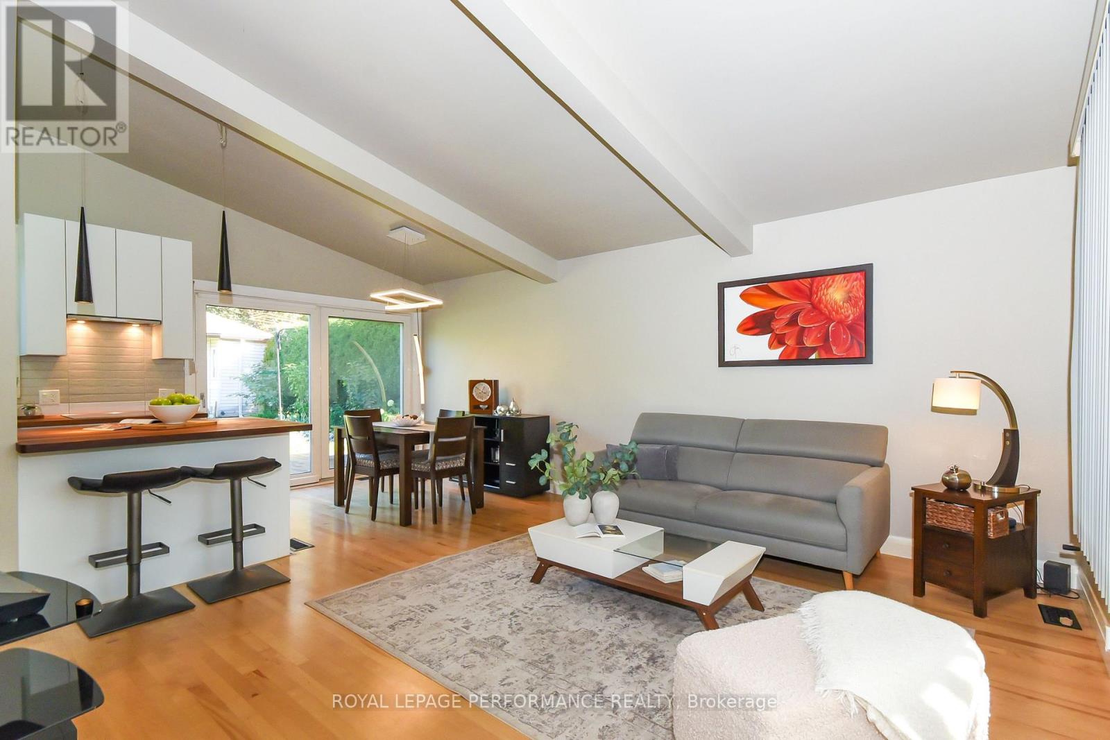 1554 Chomley Crescent