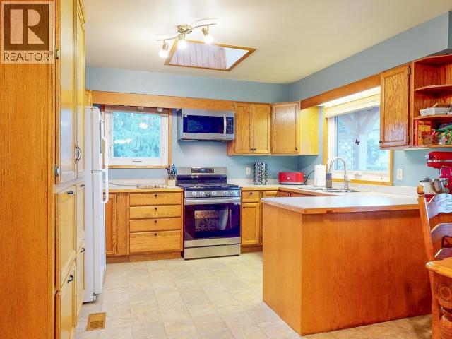 4678 ONTARIO AVE, Powell River, British Columbia, V8A5L6, Powell River, British Columbia — photo 2 of 5