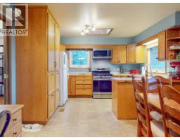 4678 Ontario Ave, Powell River, BC V8A5L6 Photo 12